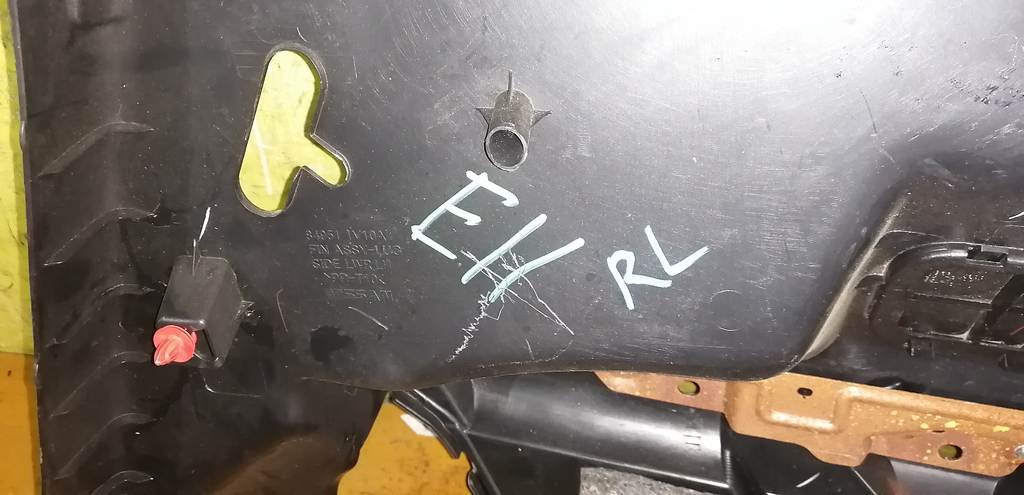 NOTE E11 ОБШИВКА БАГАЖНИКА ЗАДНЯЯ ЛЕВАЯ Nissan Note 1