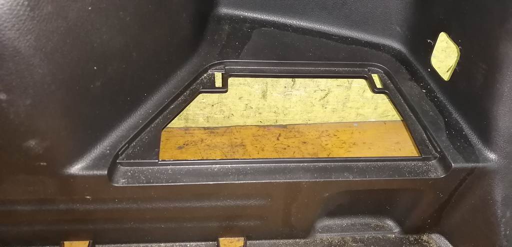 X-TRAIL NT31 ОБШИВКА БАГАЖНИКА ЗАДНЯЯ ПРАВАЯ 1 Nissan X-Trail 1