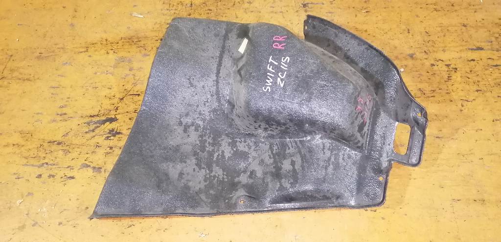 обшивка багажника Suzuki Swift 0