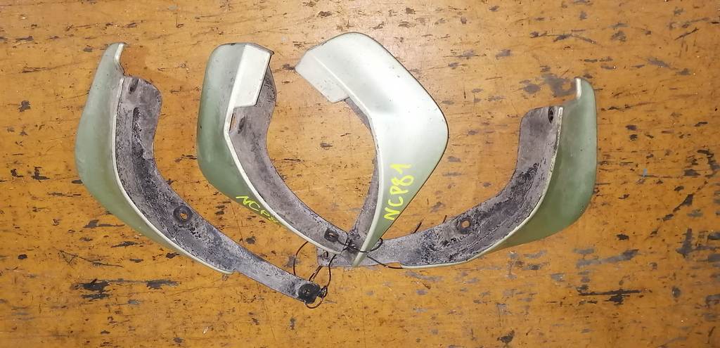 брызговик Toyota Sienta 0