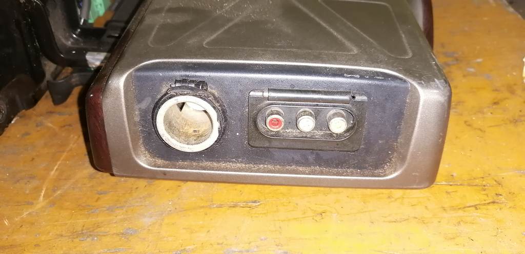 Салон Honda Elysion 2