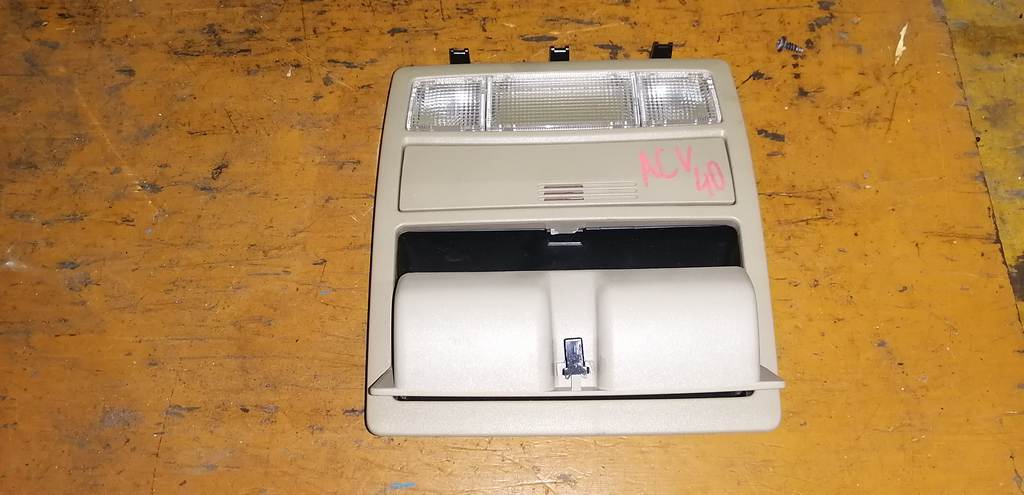 плафон салонный Toyota Camry 0