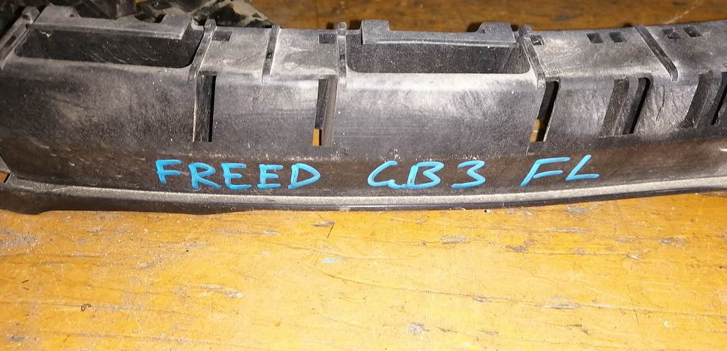 FREED GB3 РЕСНИЦА ПОД ФАРУ ЛЕВАЯ Honda Freed 1