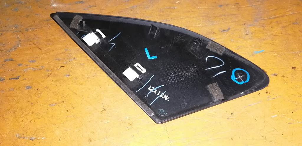 уголок крыла Honda Fit Shuttle 3