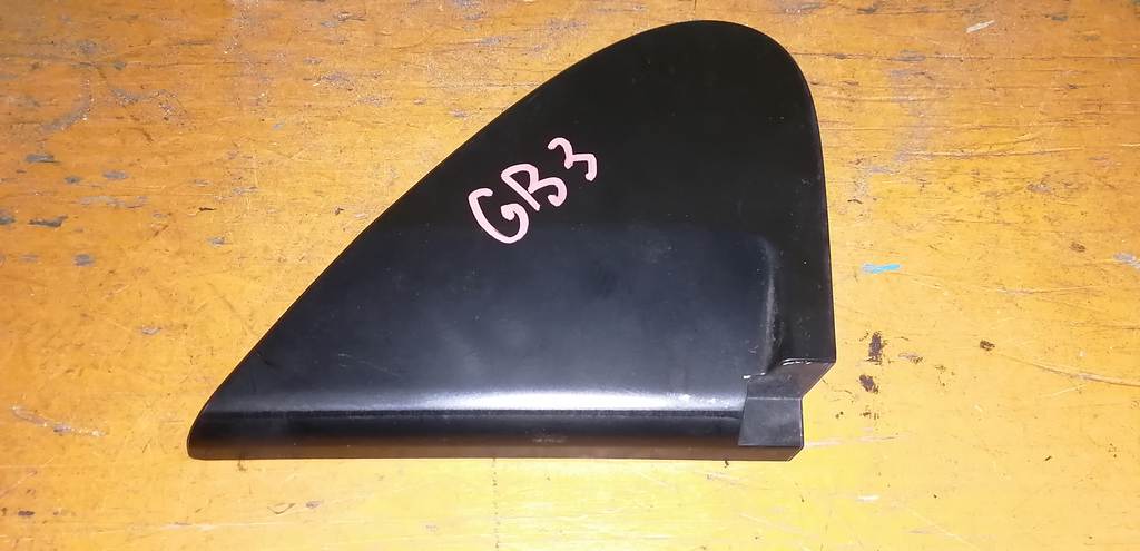 уголок крыла Honda Freed 0