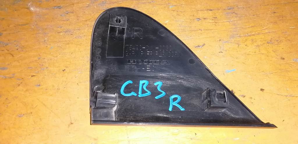 FREED GB3 УГОЛОК КРЫЛА ПРАВЫЙ 75490-SYY-0030 Honda Freed 1