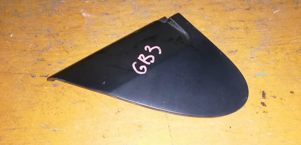 уголок крыла Honda Freed 0