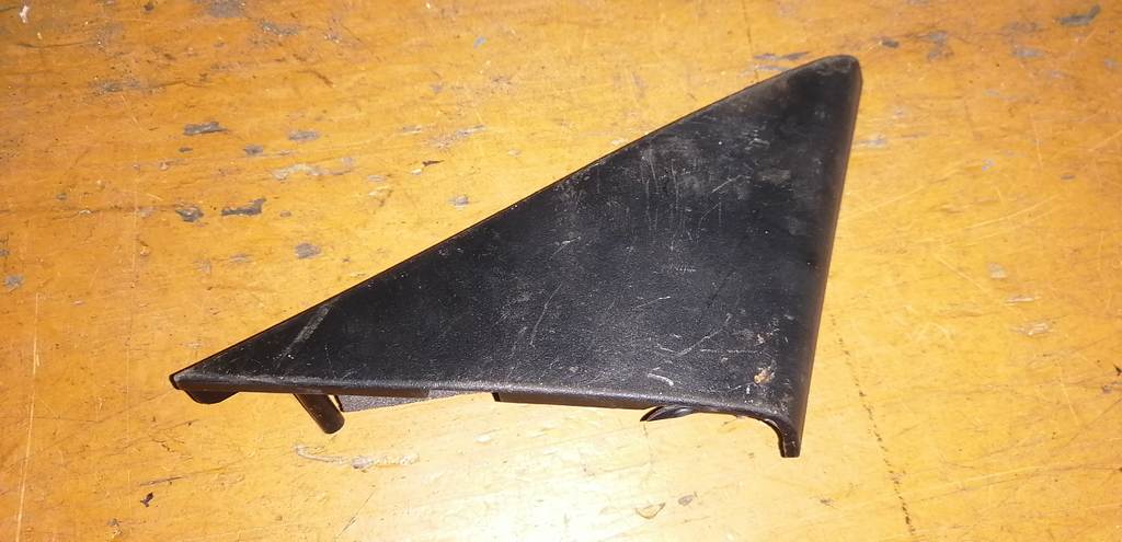 уголок крыла Toyota Camry 0