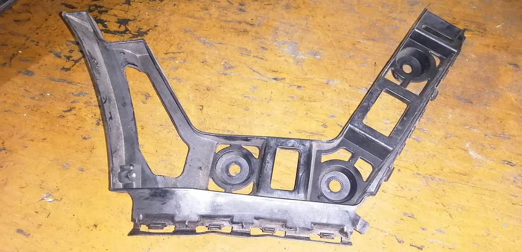 GOLF 1KCBZ КРЕПЕЖ БАМПЕРА ЗАДНИЙ ПРАВЫЙ Volkswagen Golf 4