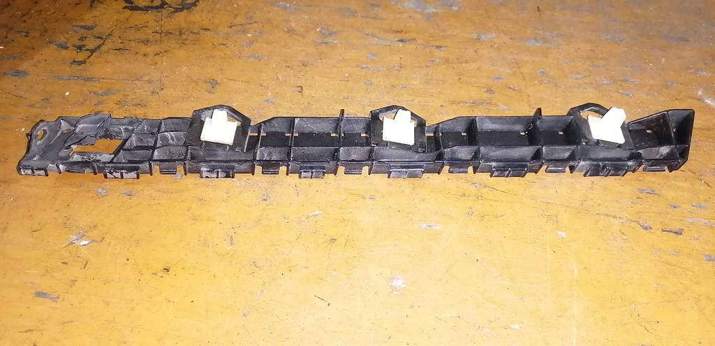 IMPREZA GP6 КРЕПЕЖ БАМПЕРА ЗАДНИЙ ЛЕВЫЙ Subaru Impreza 1