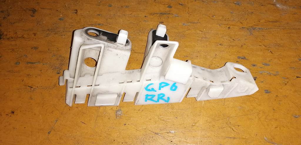 крепеж бампера Subaru Impreza 0