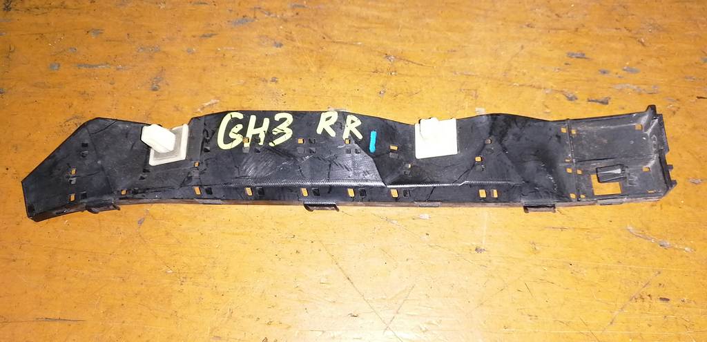 крепеж бампера Subaru Impreza 0