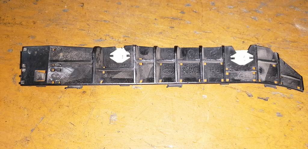 IMPREZA GH3 КРЕПЕЖ БАМПЕРА ЗАДНИЙ ПРАВЫЙ 1 Subaru Impreza 1