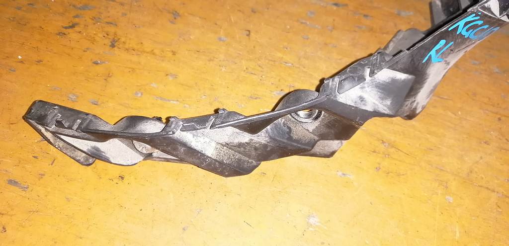 крепеж бампера Toyota Passo 3