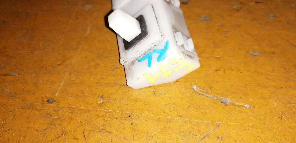 NOTE E11 КРЕПЕЖ БАМПЕРА ЗАДНИЙ ЛЕВЫЙ Nissan Note 1