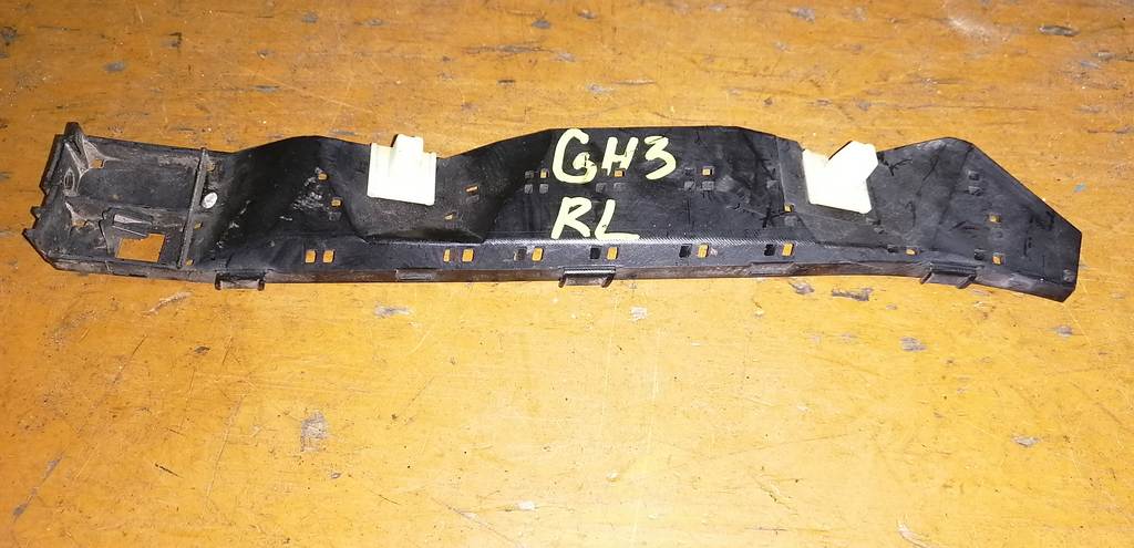 крепеж бампера Subaru Impreza 0