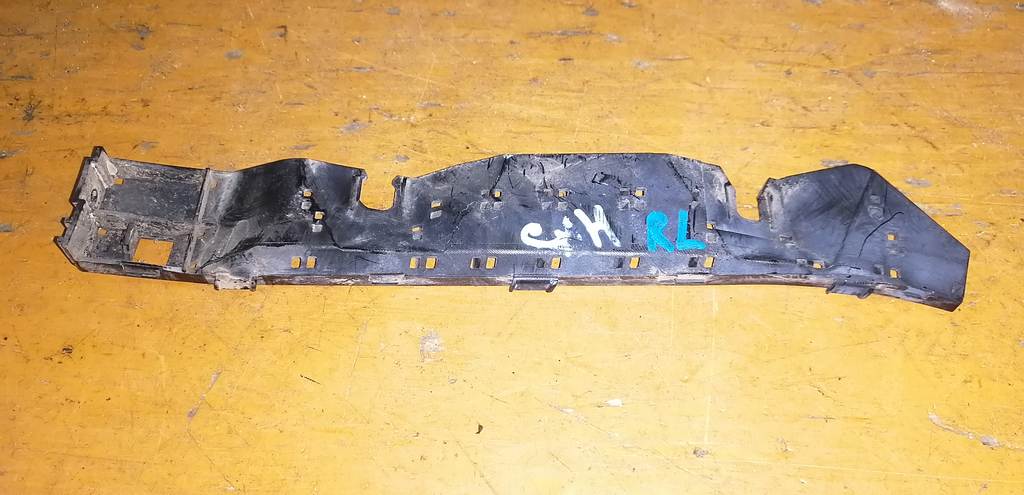 крепеж бампера Subaru Impreza 0