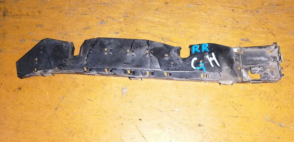 крепеж бампера Subaru Impreza 0