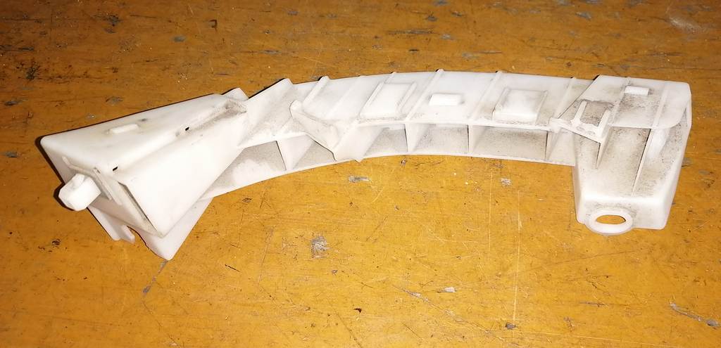 IMPREZA GH2 КРЕПЕЖ БАМПЕРА ЗАДНИЙ ПРАВЫЙ 1 Subaru Impreza 1