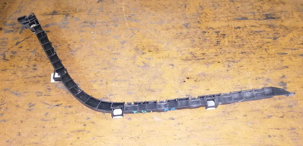 крепеж бампера Honda Elysion 0