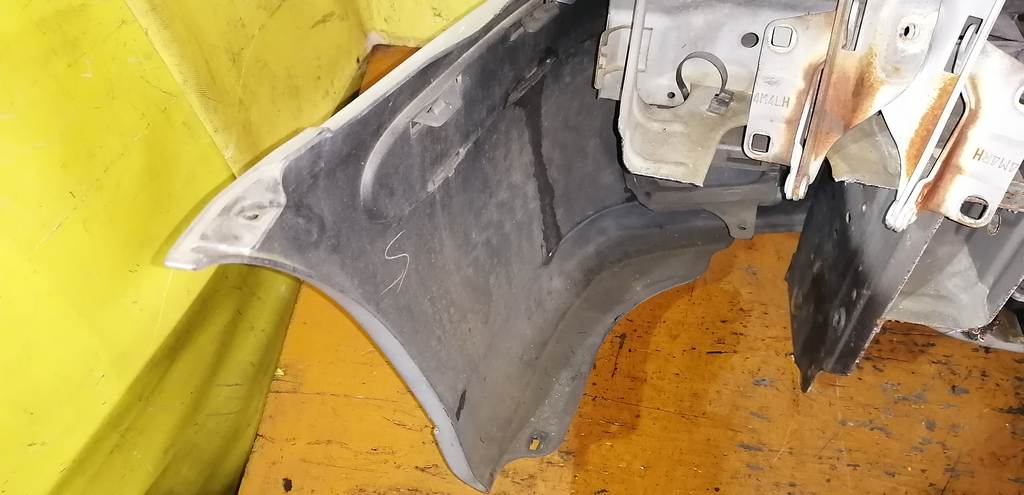 ноускат Nissan Sunny 12