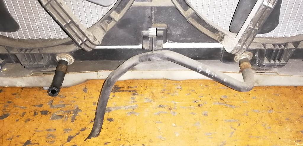 SUNNY FB15 НОУСКАТ (ФАРА 1602. ГАБАРИТ 3418) Nissan Sunny 10