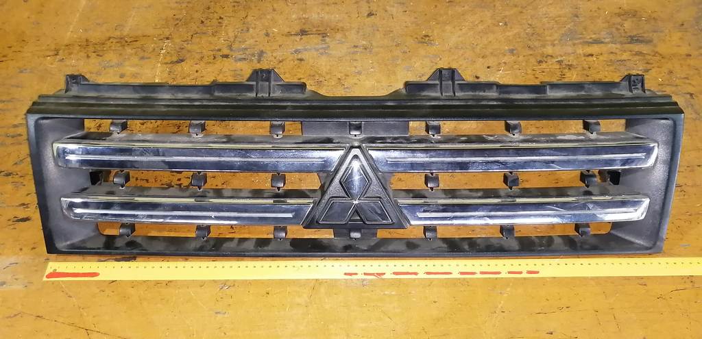 решетка радиатора Mitsubishi Pajero Mini 0