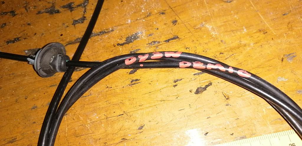 DEMIO DY3W ТРОС КАПОТА Mazda Demio 1