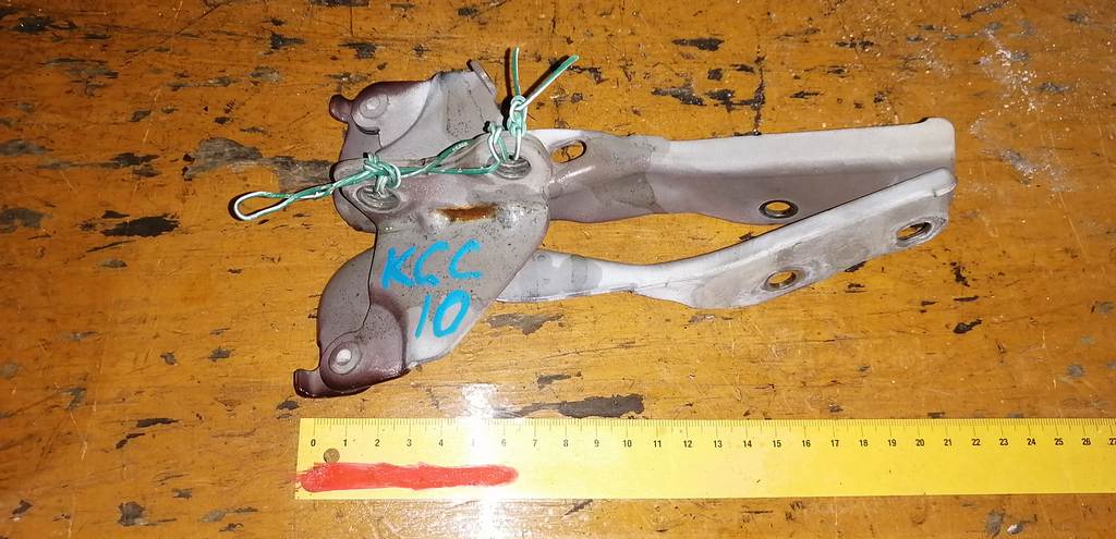 петля капота Toyota Passo 0