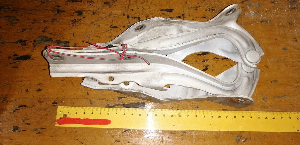 IMPREZA GH3 ПЕТЛЯ КАПОТА (ПАРА) Subaru Impreza 1