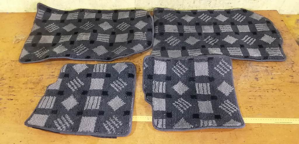 коврик Toyota Sienta 0