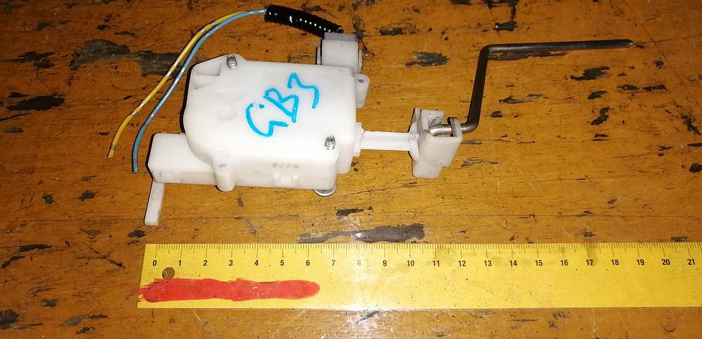 замок лючка бензобака Honda Freed 0