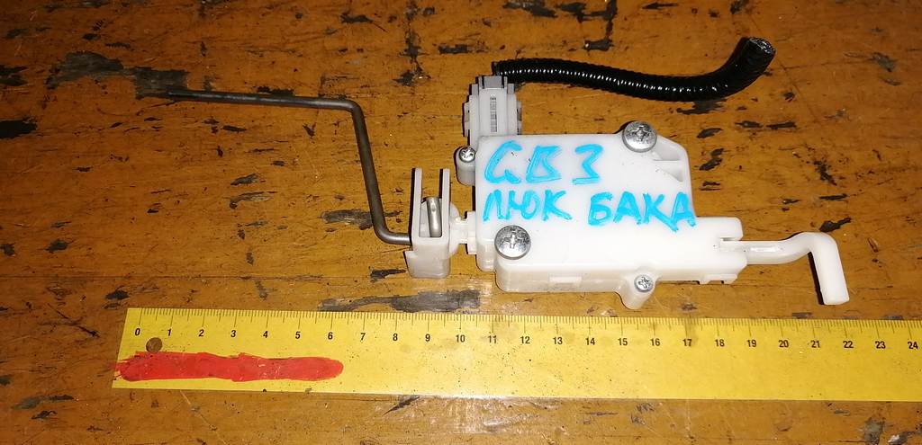 замок лючка бензобака Honda Freed 0