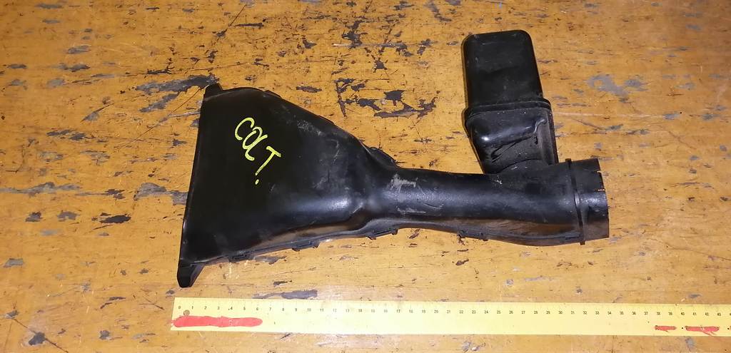 воздухозаборник Mitsubishi Colt 0