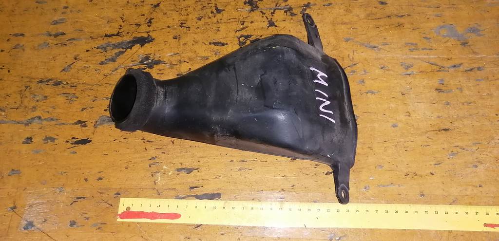 воздухозаборник Mitsubishi Pajero Mini 0