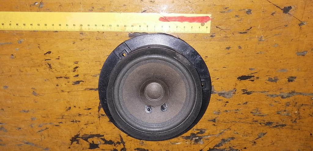 динамик Suzuki Solio 0