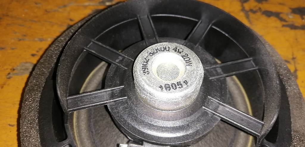 динамик Suzuki Solio 3