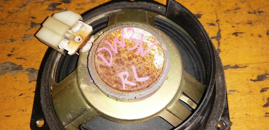 DEMIO DW3W ДИНАМИК ЗАДНИЙ ЛЕВЫЙ Mazda Demio 1