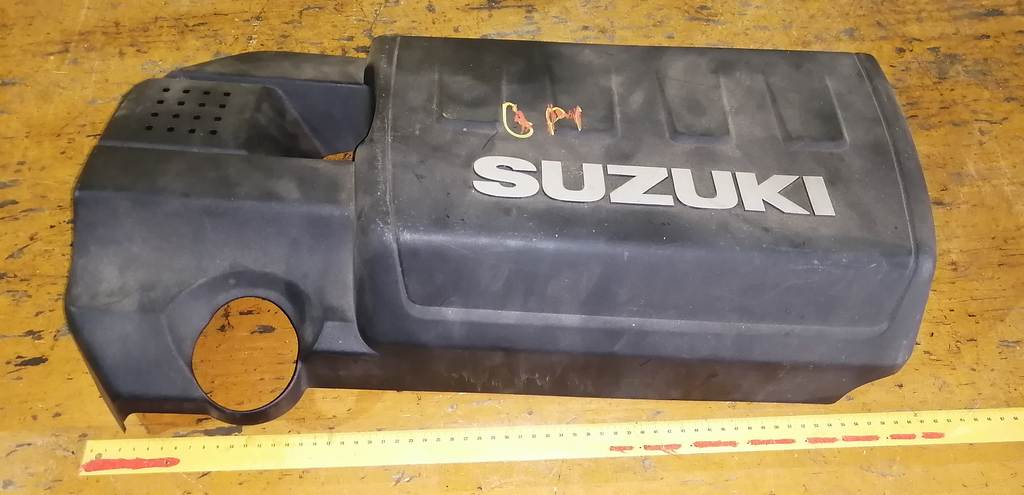 декоративная крышка двс Suzuki Swift 0