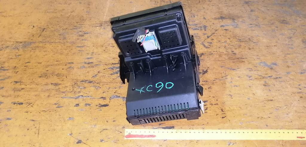 блок предохранителей Volvo S40 0