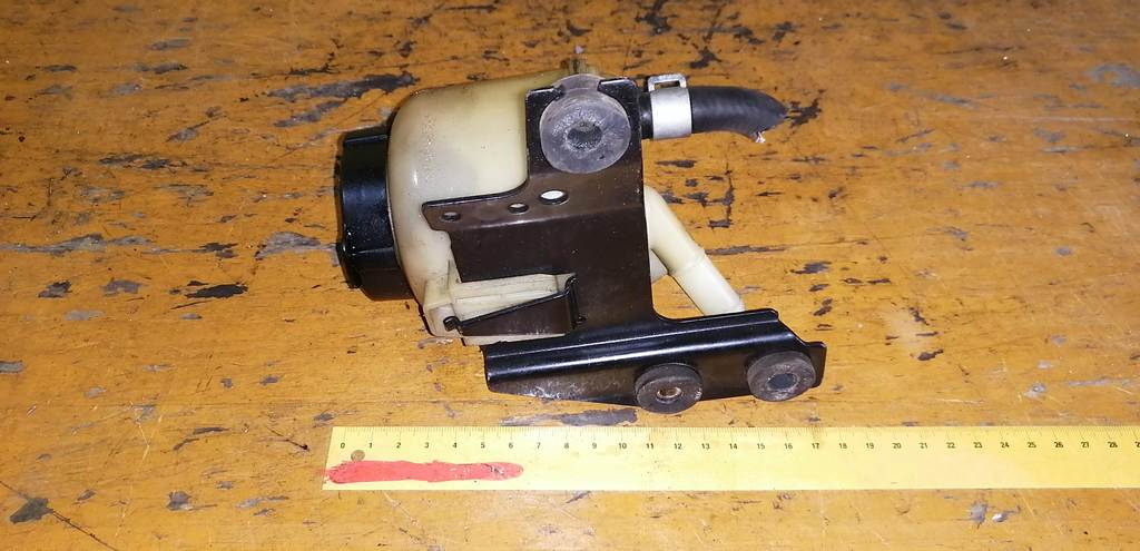 QR20 БАЧОК ГУРА Nissan X-Trail 1