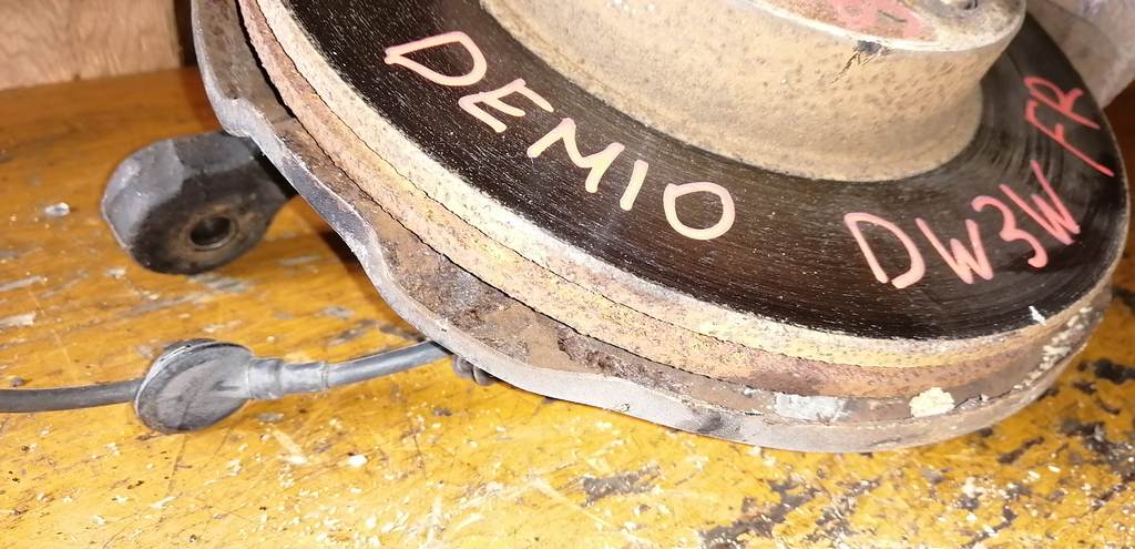 DEMIO DW3W СТУПИЦА ПЕРЕДНЯЯ ПРАВАЯ ABS Mazda Demio 1