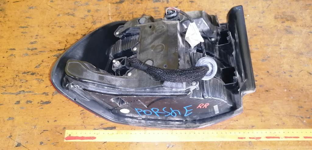 стоп-сигнал Porsche Cayenne 3