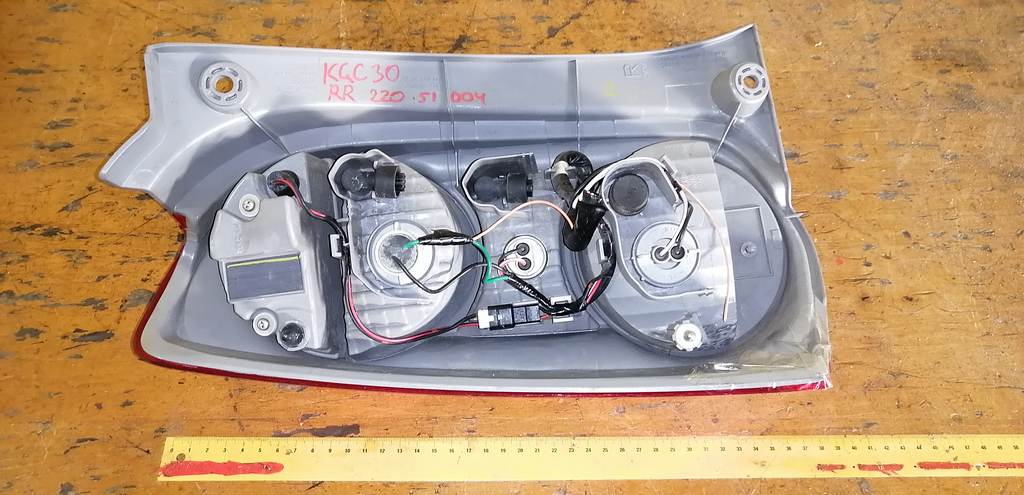 стоп-сигнал Toyota Passo 3