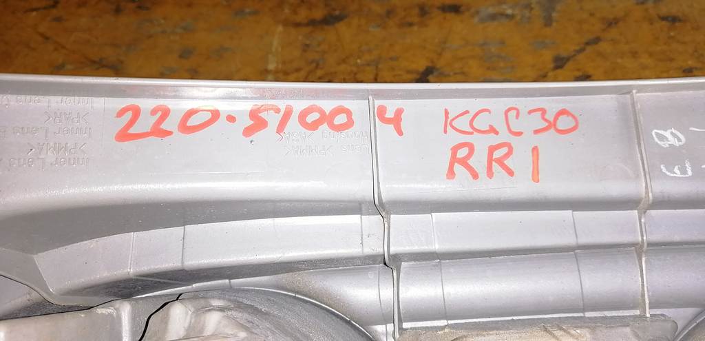 PASSO KGC30 СТОП ПРАВЫЙ 220-51004 (1) Toyota Passo 1