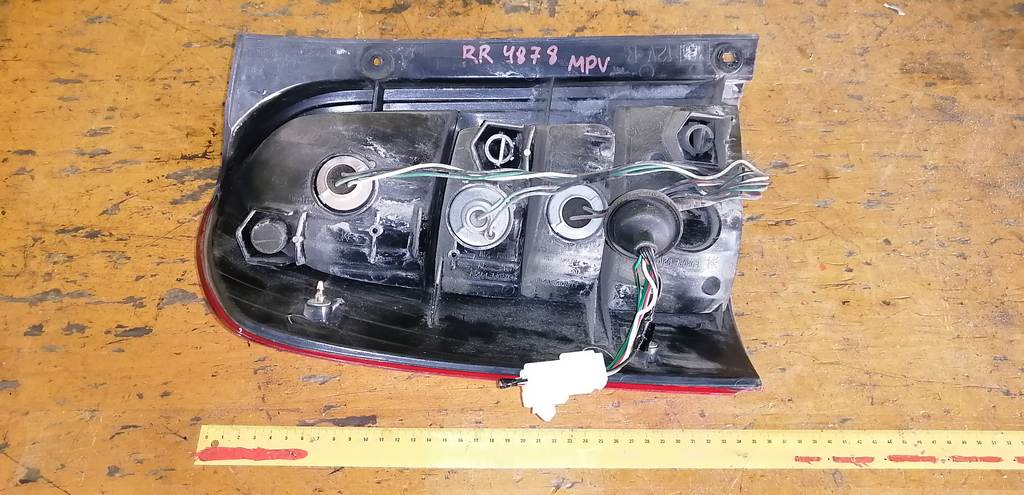 стоп-сигнал Mazda MPV 3