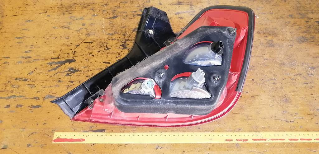 стоп-сигнал Nissan Teana 3