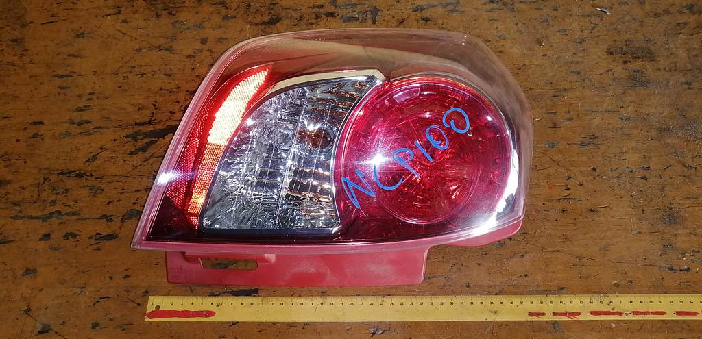 стоп-сигнал Toyota Ractis 0