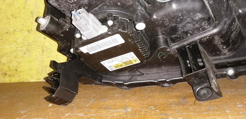 фара Nissan X-Trail 3