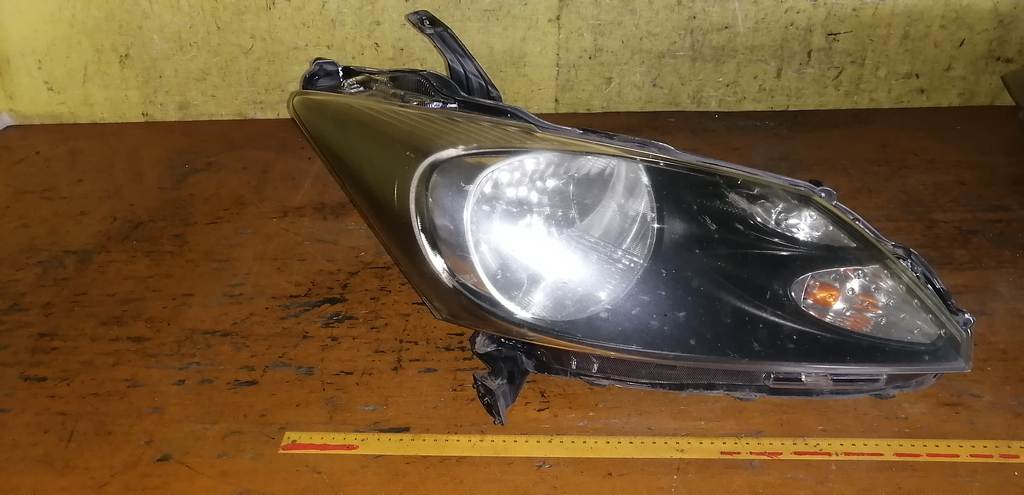 фара Honda Freed 0